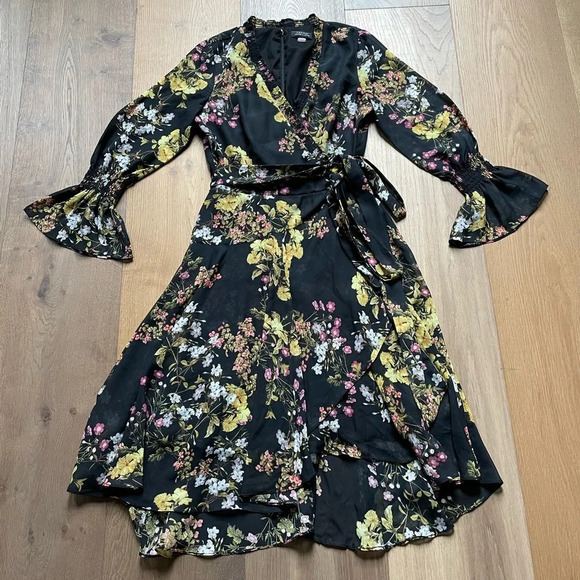 Tahari Faux Floral Dress Size 4 - Picture 4 of 11